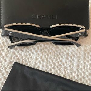CHANEL SQUARE BLACK TWO TONE SUNGLASSES (AUTHENTIC)